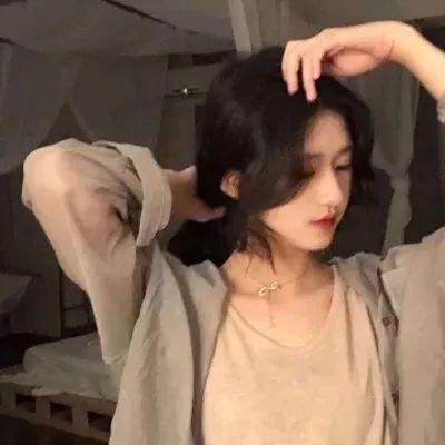 心不在焉的服务生